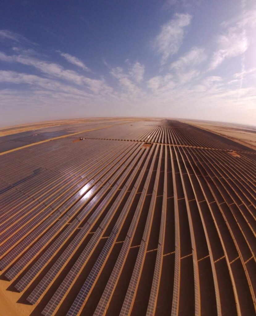 A section of Benban Solar Energy Park in the Aswan Governorate (AEES1, 64 MW), developed and operated by Alcazar Energy.