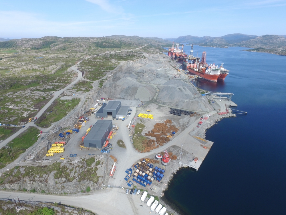 Aerial image of the SkiGA production site. Based in Western Norway, the SkiGA facility is scheduled for completion in 2026, producing 100,000 tonnes of renewable ammonia annually. Source: EnBW.