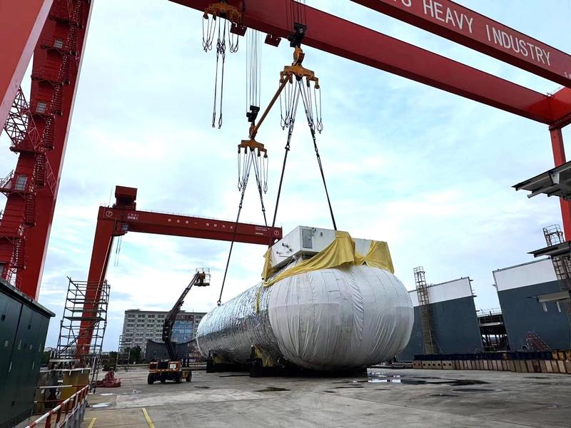 The DNV-approved, LNG/ammonia fuel tank being prepared for installation on the first Aurora Class vessel. Source: Höegh Autoliners.